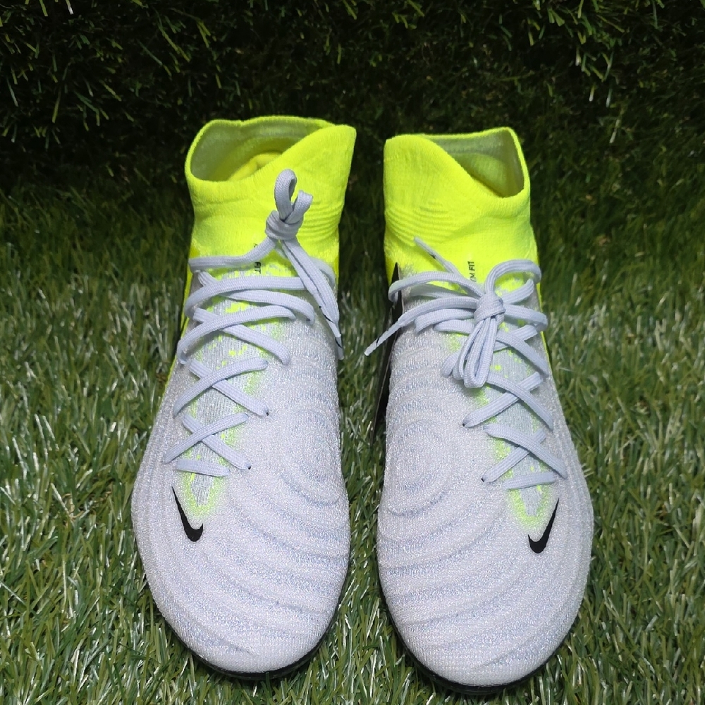 Nike Phantom Luna 2 Elite SG Pro. Size 8